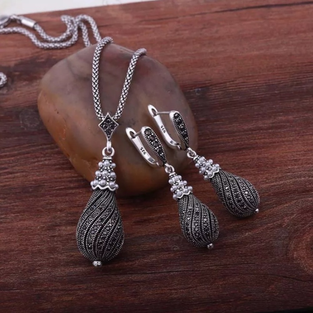 New - Vintage Silver Jewelry Set Black Rhinestone